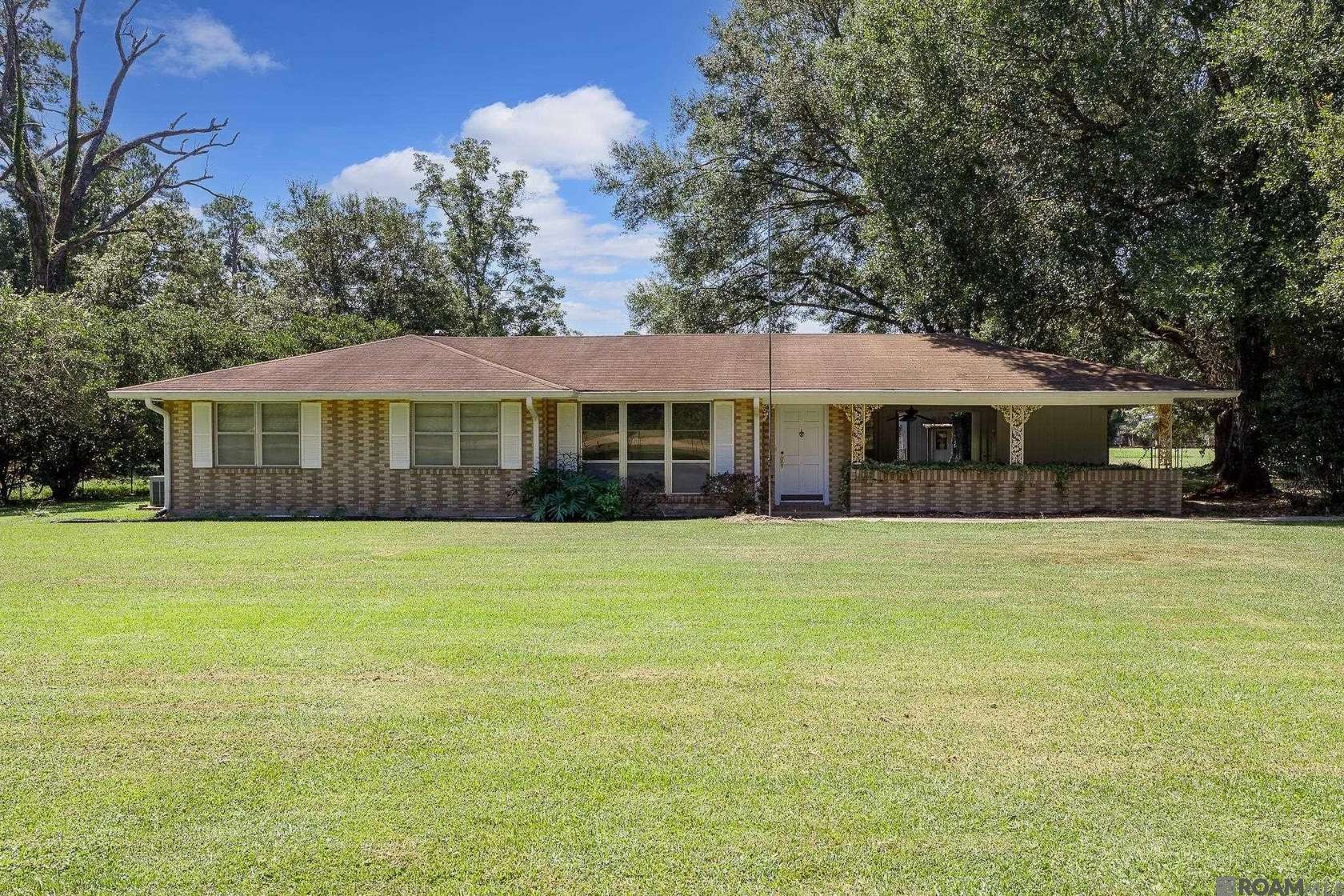 1.59 Acres of Residential Land with Home for Sale in Livingston, Louisiana