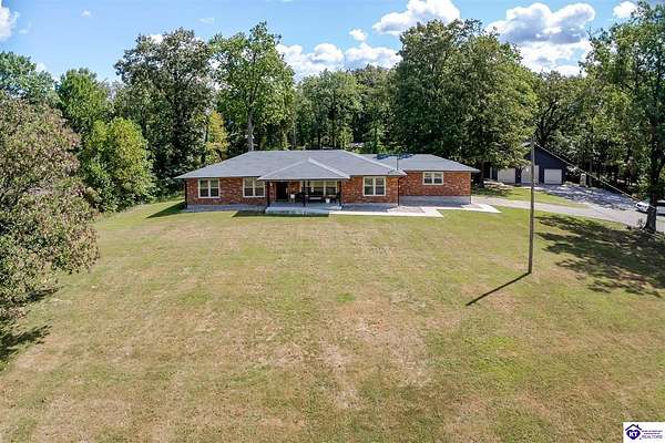 1.73 Acres of Residential Land with Home for Sale in Radcliff, Kentucky