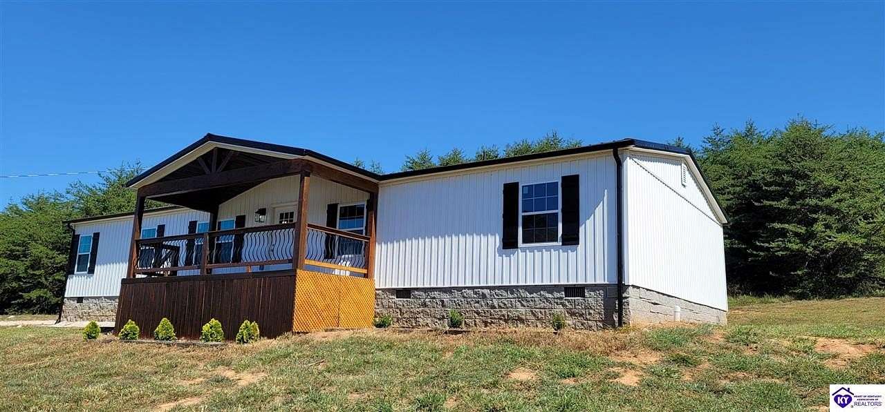 2.3 Acres of Residential Land with Home for Sale in Munfordville, Kentucky