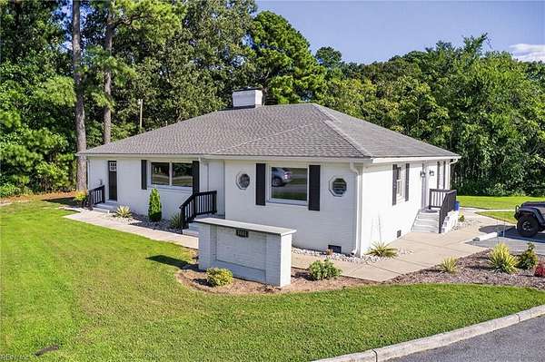 2 Acres of Improved Commercial Land for Sale in Suffolk, Virginia