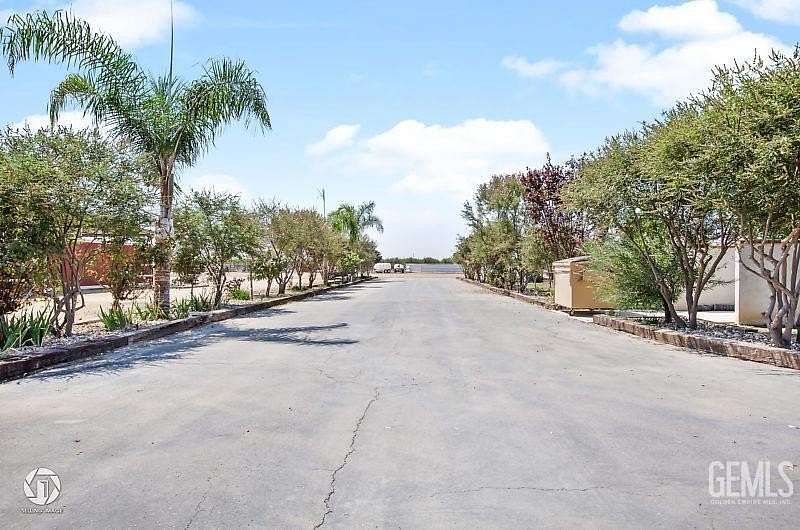 11.8 Acres of Land for Sale in Shafter, California