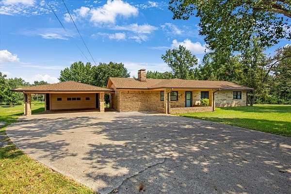 7.86 Acres of Land with Home for Sale in Tyler, Texas