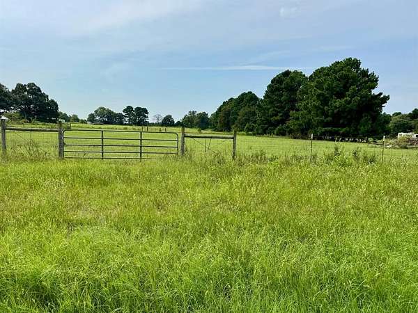 1 Acre of Residential Land for Sale in Lindale, Texas