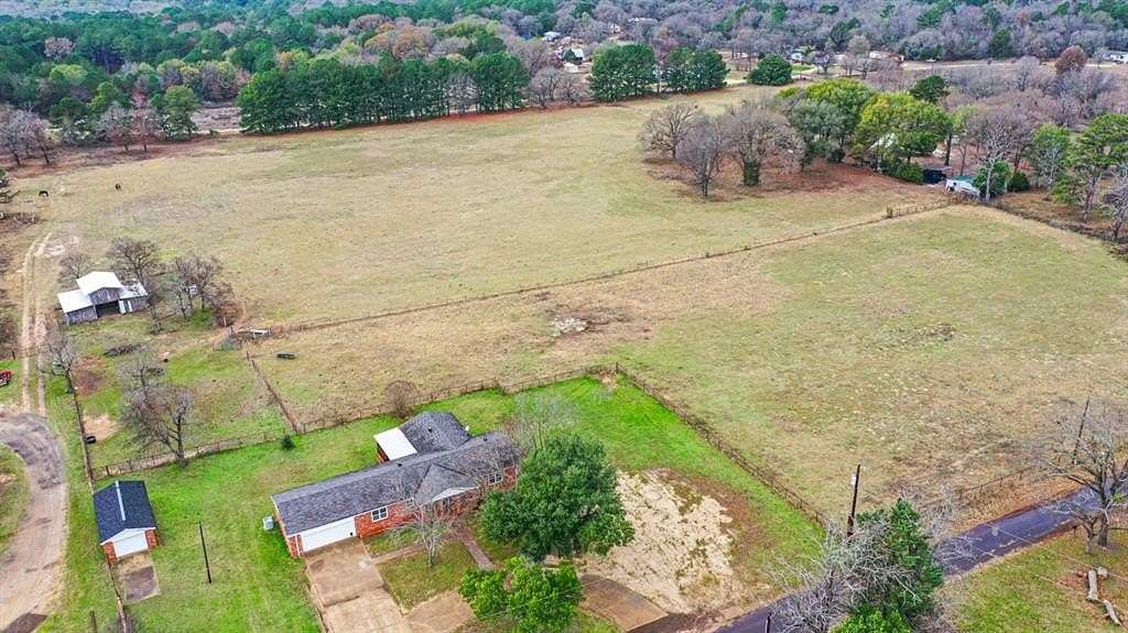 3.83 Acres of Residential Land for Sale in Lindale, Texas