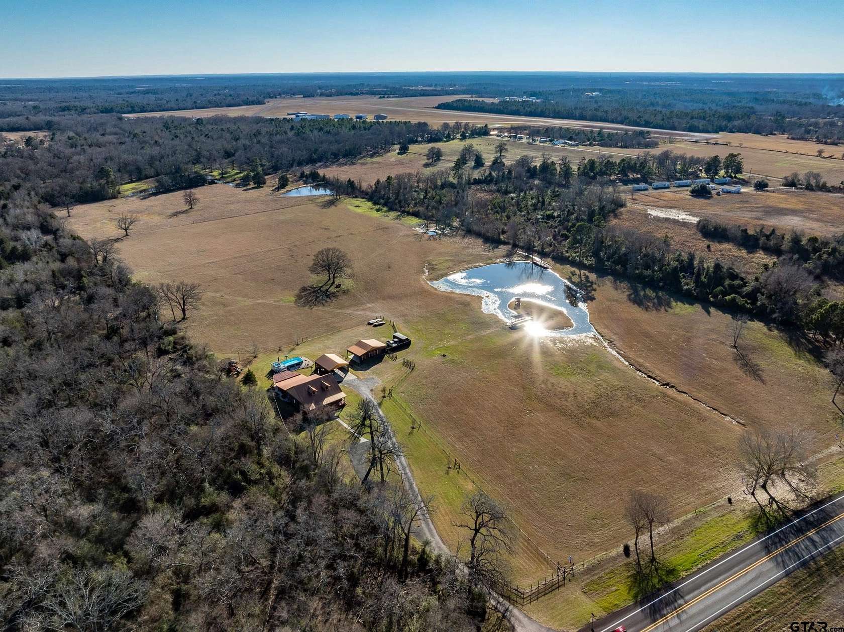 19 Acres of Land with Home for Sale in Palestine, Texas