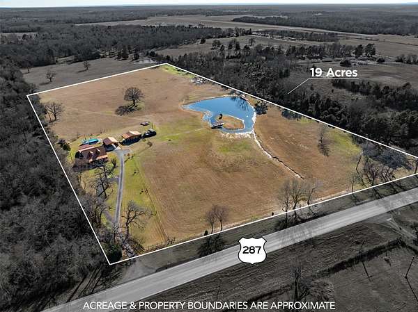 19 Acres of Land with Home for Sale in Palestine, Texas