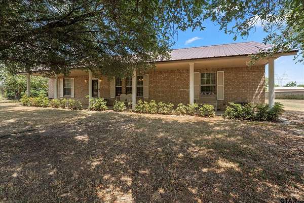 12 Acres of Land with Home for Sale in Mount Vernon, Texas