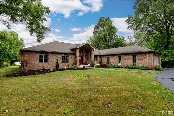 1.74 Acres of Residential Land with Home for Sale in Youngstown, New York