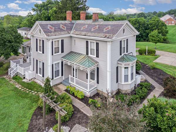 2 Acres of Residential Land with Home for Sale in Petersburg, Kentucky