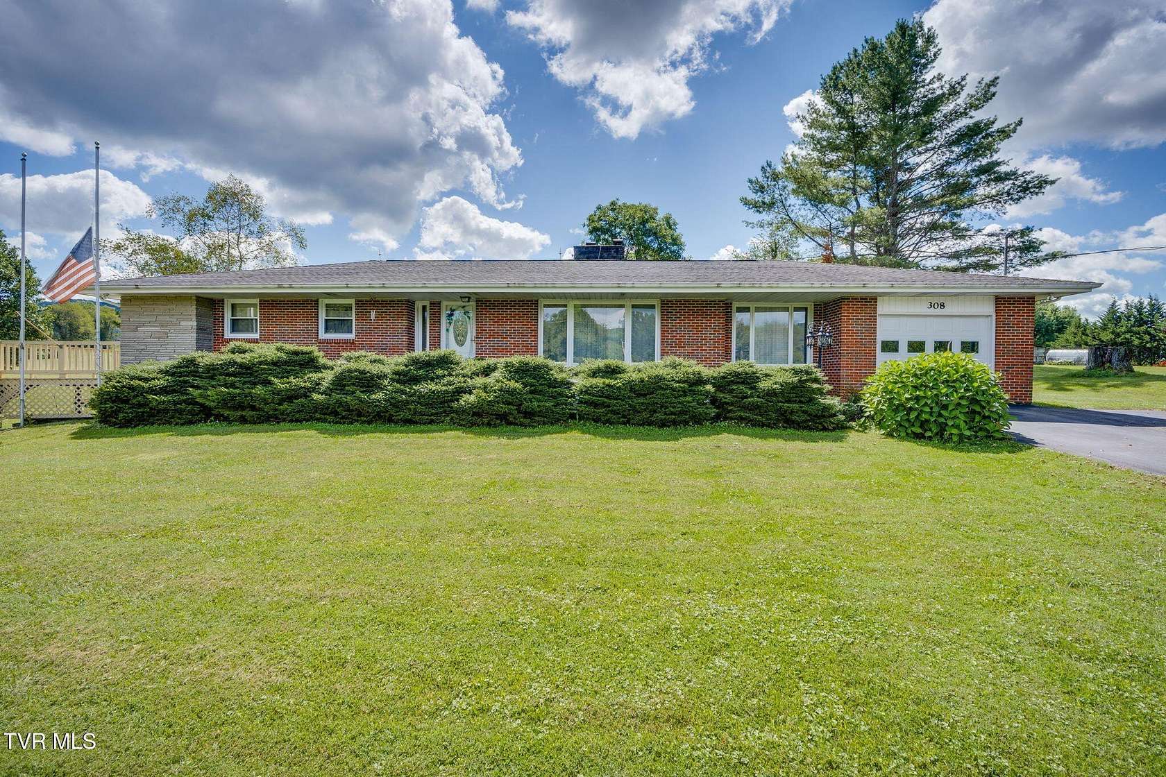 3.14 Acres of Residential Land with Home for Sale in Shady Valley, Tennessee