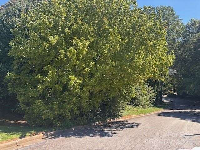 1 Acre of Residential Land for Sale in Hickory, North Carolina