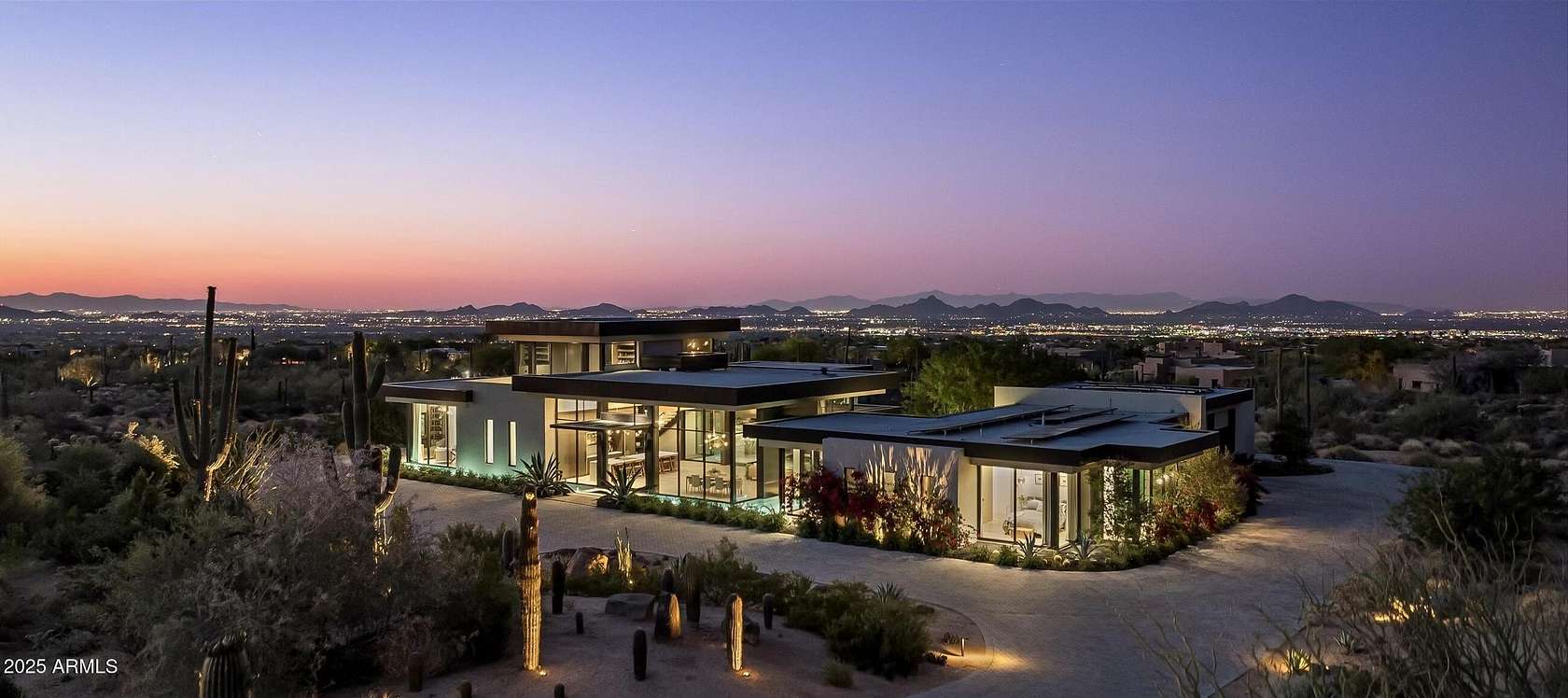 4.4 Acres of Residential Land with Home for Sale in Scottsdale, Arizona