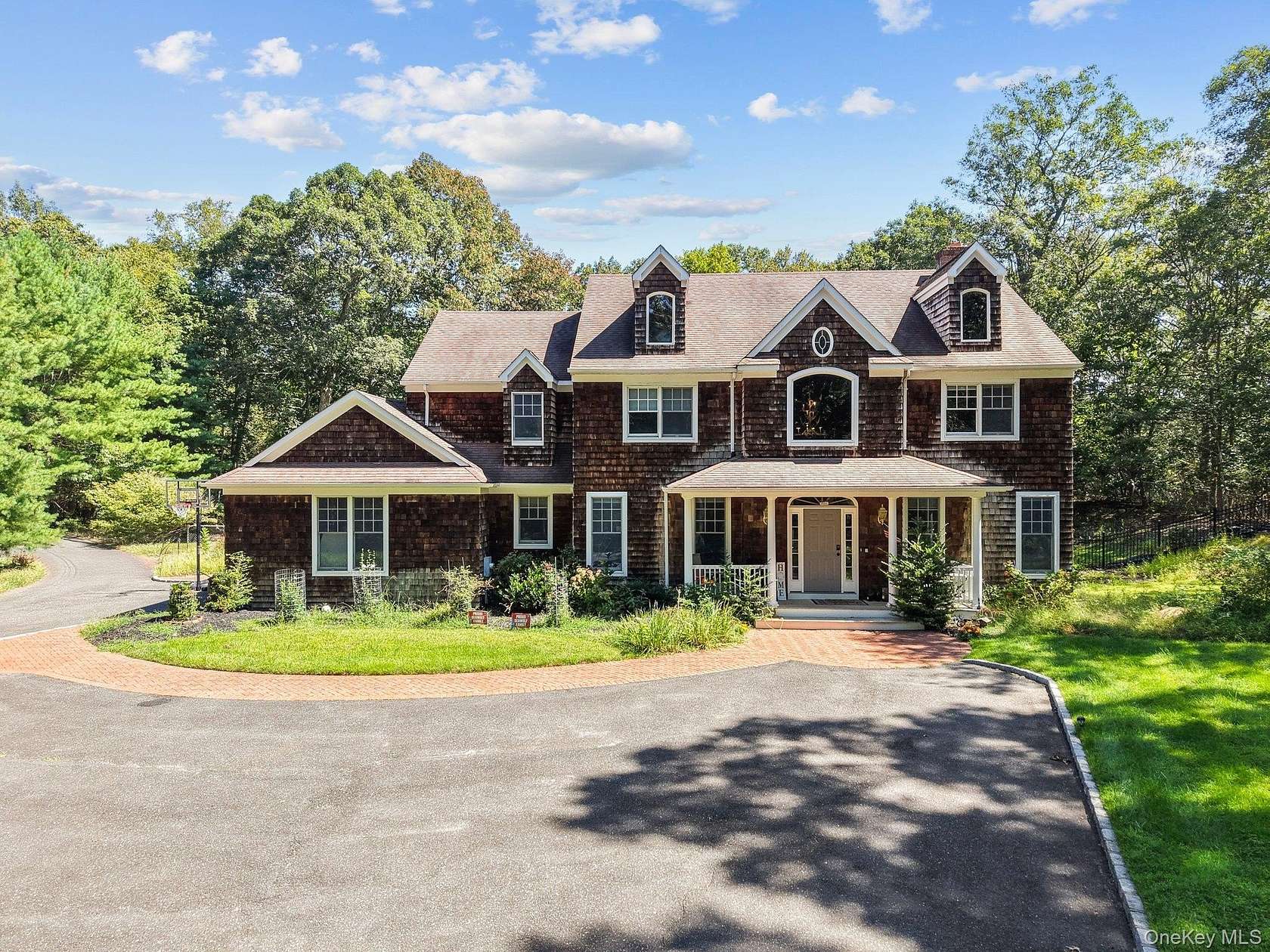 2 Acres of Residential Land with Home for Sale in Head of the Harbor, New York