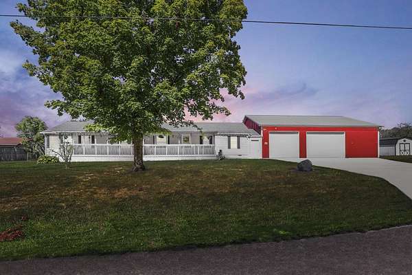 5 Acres of Residential Land with Home for Sale in Chillicothe, Ohio