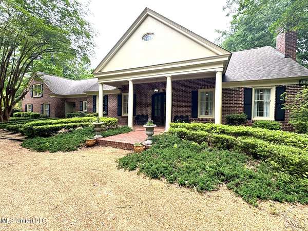 5.2 Acres of Residential Land with Home for Sale in Natchez, Mississippi