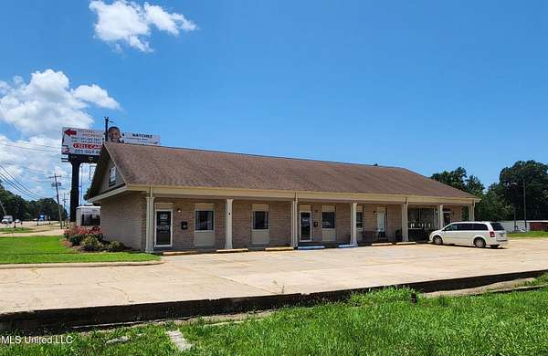 2.76 Acres of Improved Mixed-Use Land for Sale in Natchez, Mississippi