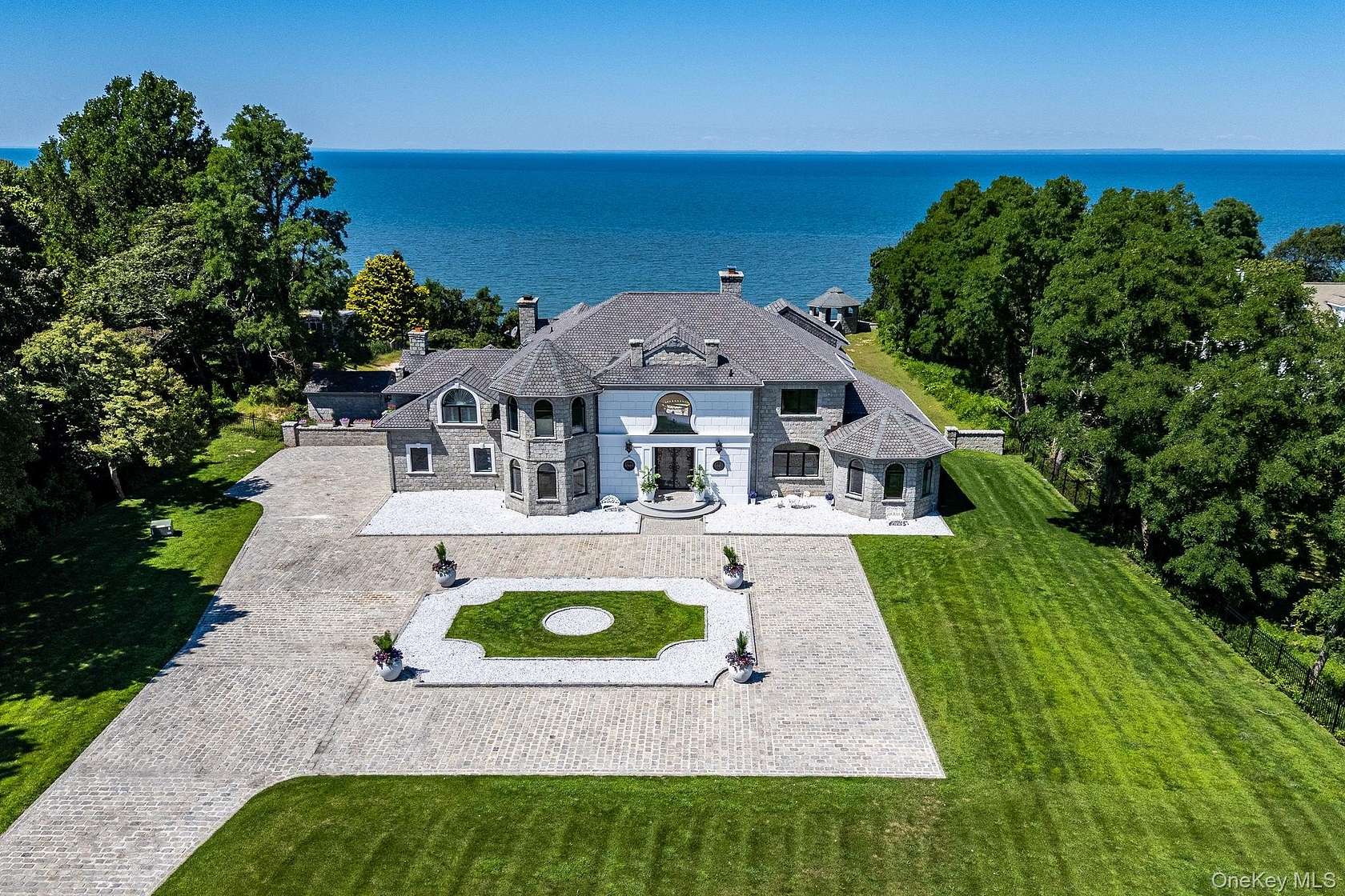 3.3 Acres of Land with Home for Sale in Mattituck, New York