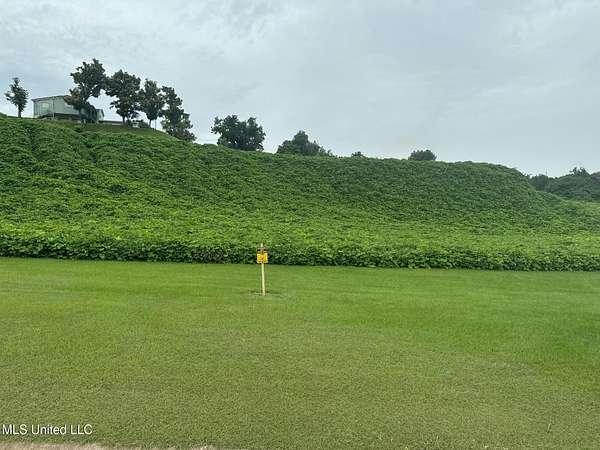 1.39 Acres of Commercial Land for Sale in Natchez, Mississippi