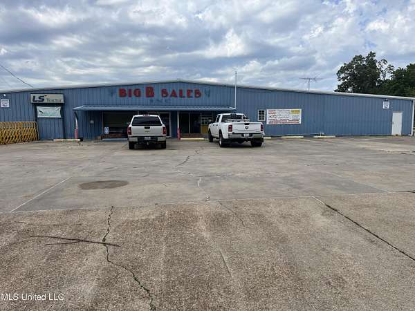 8.13 Acres of Improved Commercial Land for Sale in Sicily Island, Louisiana