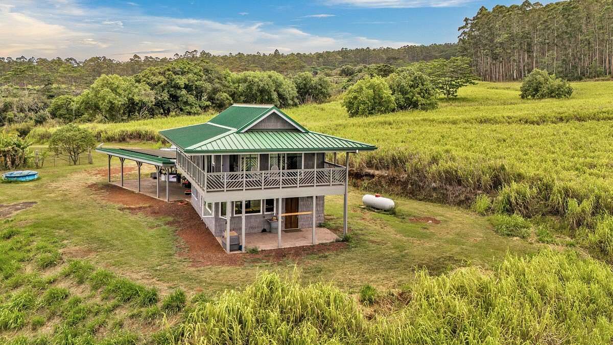 17.5 Acres of Land with Home for Sale in Pāpaʻaloa, Hawaii