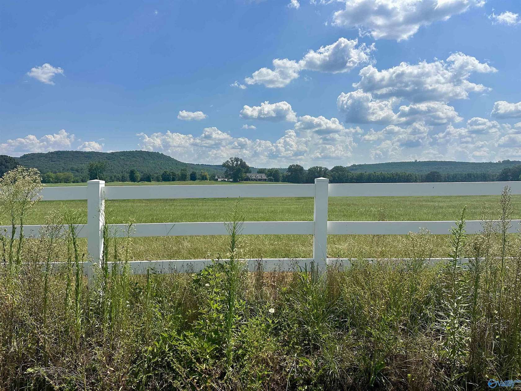 4.58 Acres of Land for Sale in Tuscumbia, Alabama