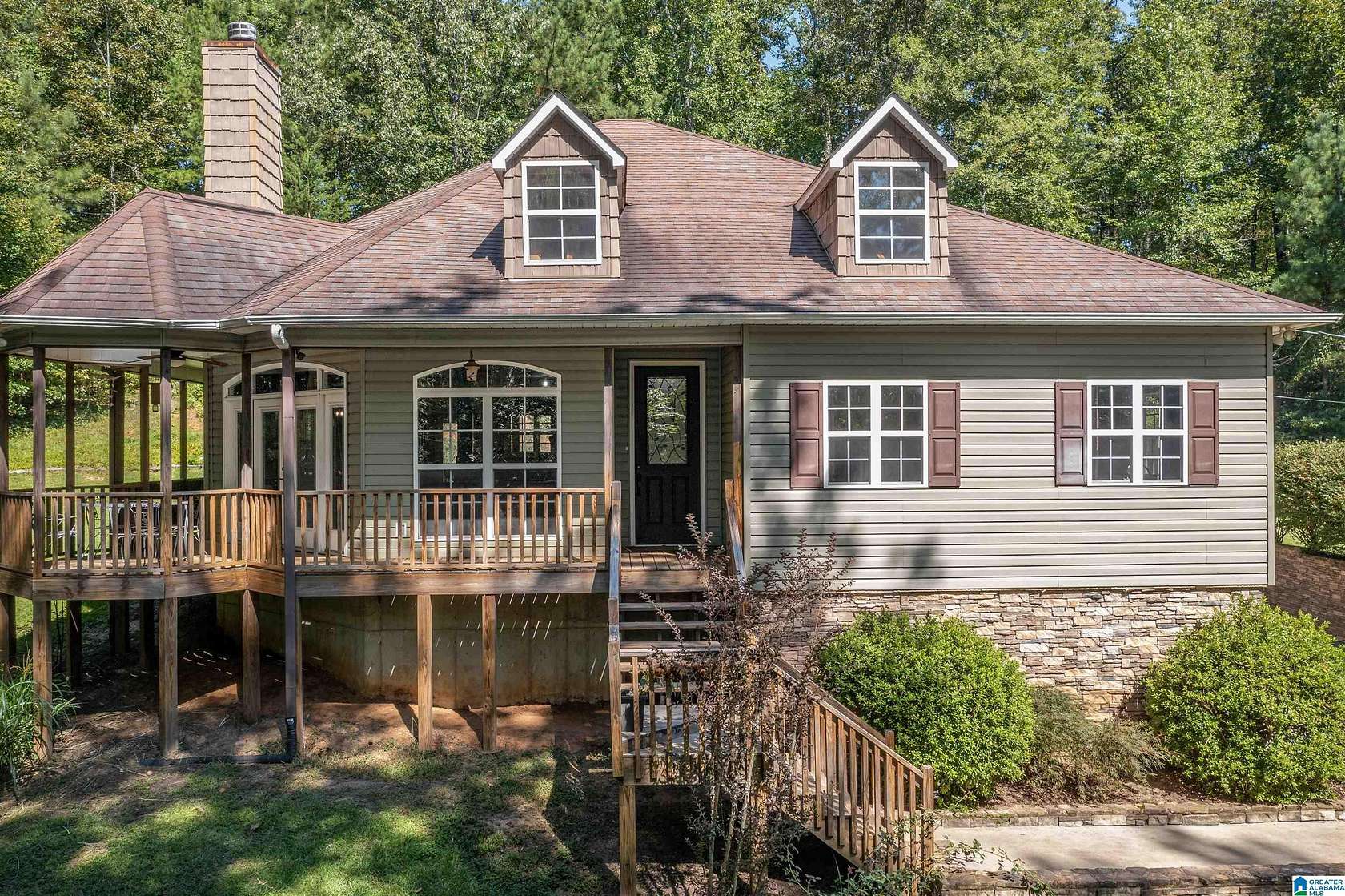 7.12 Acres of Residential Land with Home for Sale in Steele, Alabama