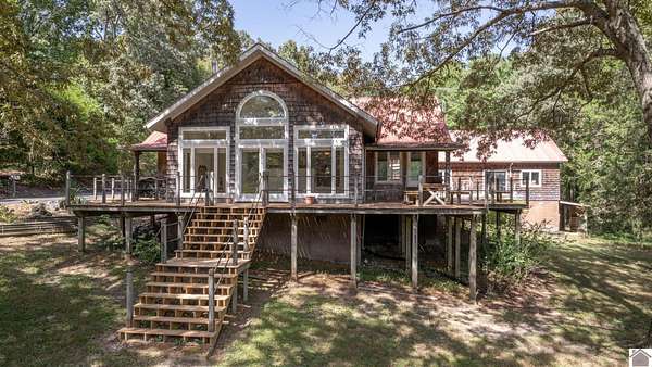 30 Acres of Land with Home for Sale in Murray, Kentucky