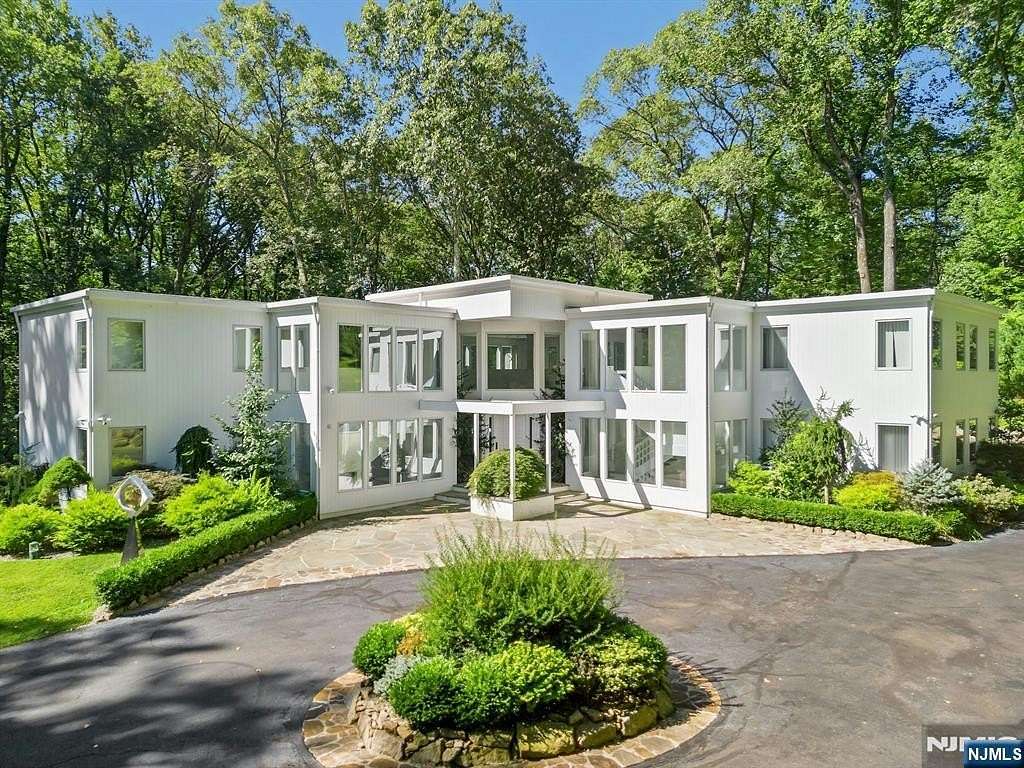 5.22 Acres of Land with Home for Sale in Bernardsville, New Jersey