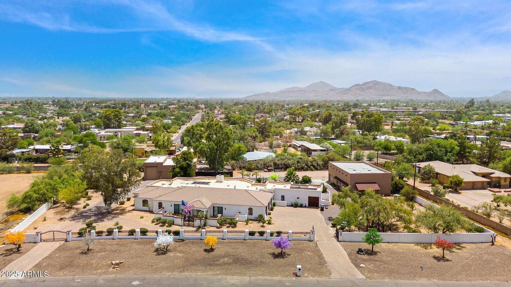 2.19 Acres of Residential Land with Home for Sale in Scottsdale, Arizona