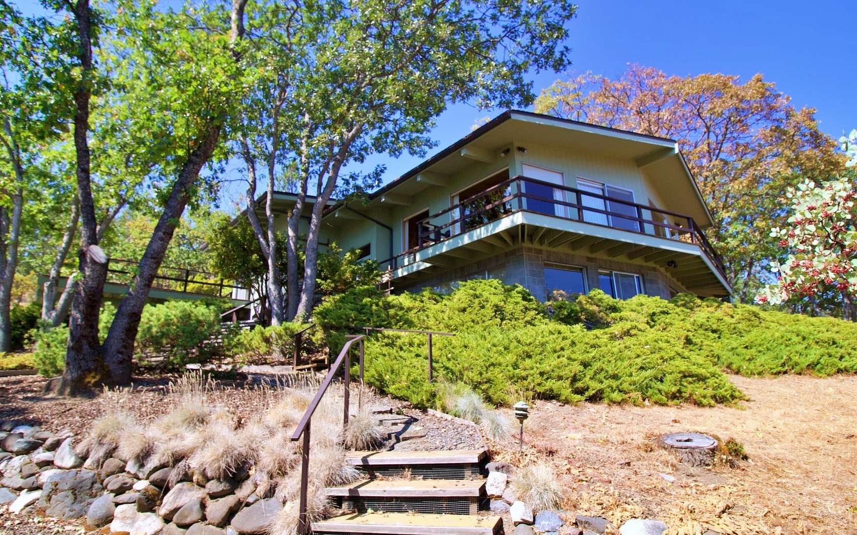 2.33 Acres of Residential Land with Home for Sale in Ashland, Oregon