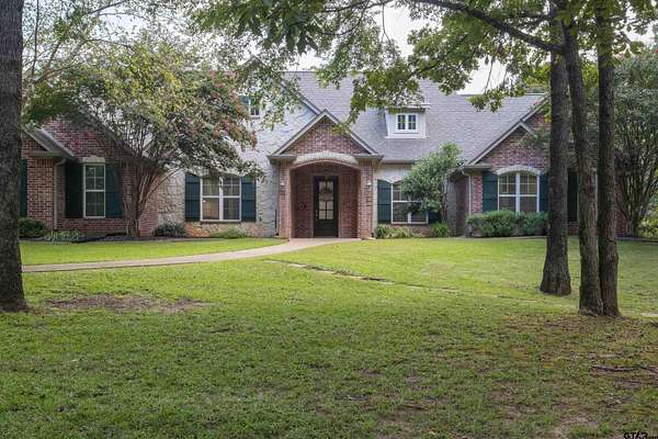 8.32 Acres of Residential Land with Home for Sale in Lindale, Texas