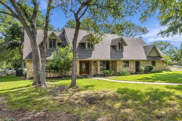 4.57 Acres of Residential Land with Home for Sale in Clifton, Texas