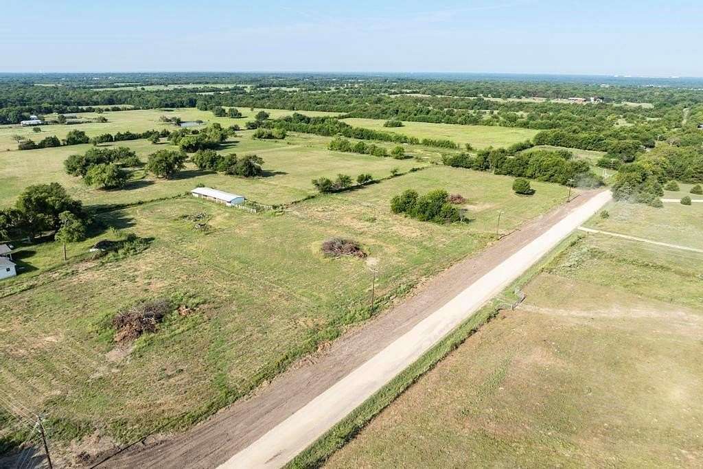 1.13 Acres of Residential Land for Sale in Campbell, Texas