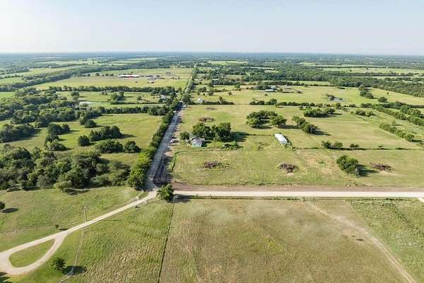 1.1 Acres of Residential Land for Sale in Campbell, Texas