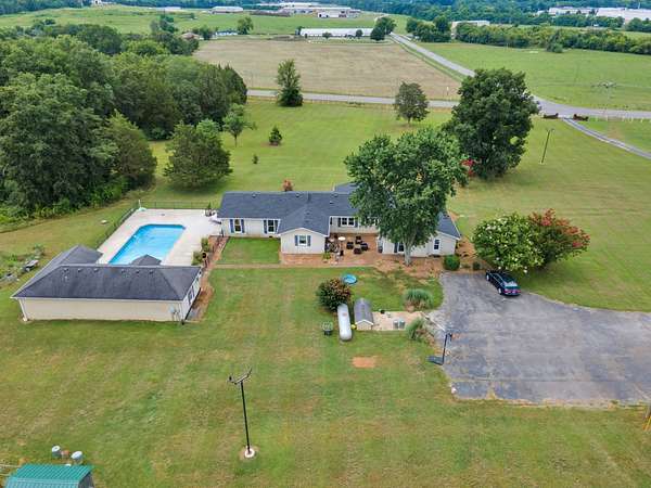 37 Acres of Land with Home for Sale in Lewisburg, Tennessee