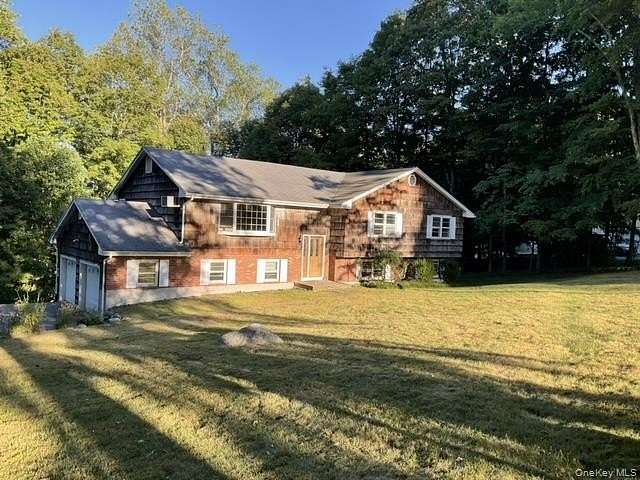 1.64 Acres of Residential Land with Home for Sale in Granite Springs, New York