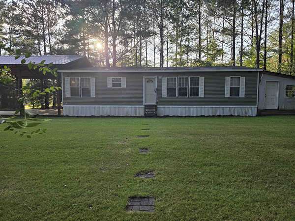 2.7 Acres of Residential Land with Home for Sale in Hamilton, Alabama