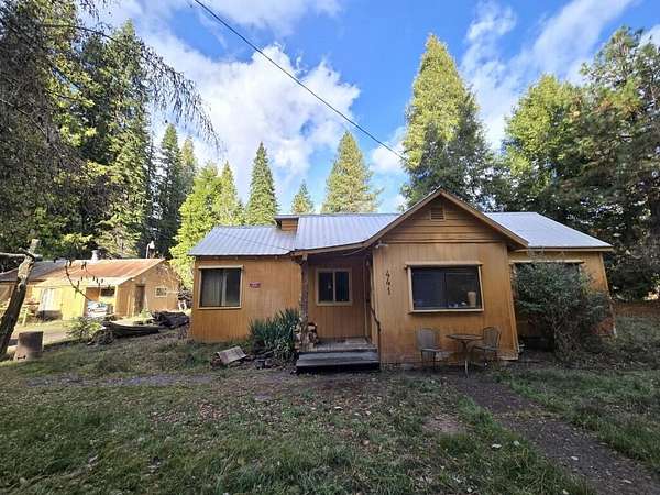 3 Acres of Residential Land with Home for Sale in Prospect, Oregon