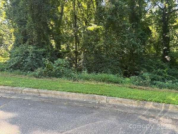 1 Acre of Residential Land for Sale in Hickory, North Carolina