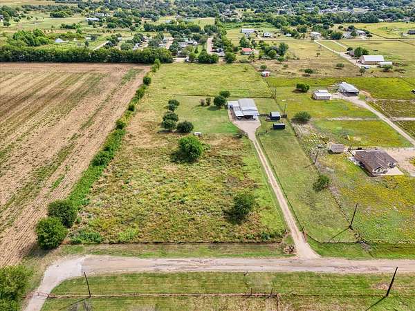 5.78 Acres of Land with Home for Sale in Woodway, Texas
