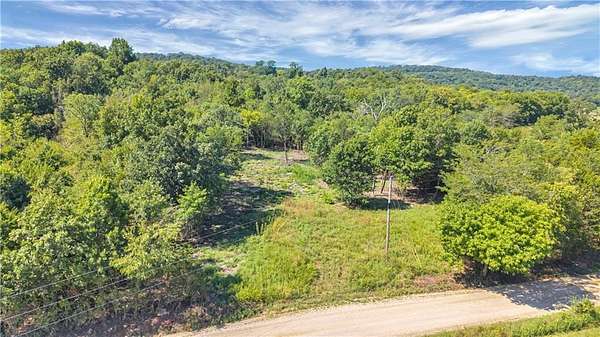 6.83 Acres of Land for Sale in Evansville, Arkansas