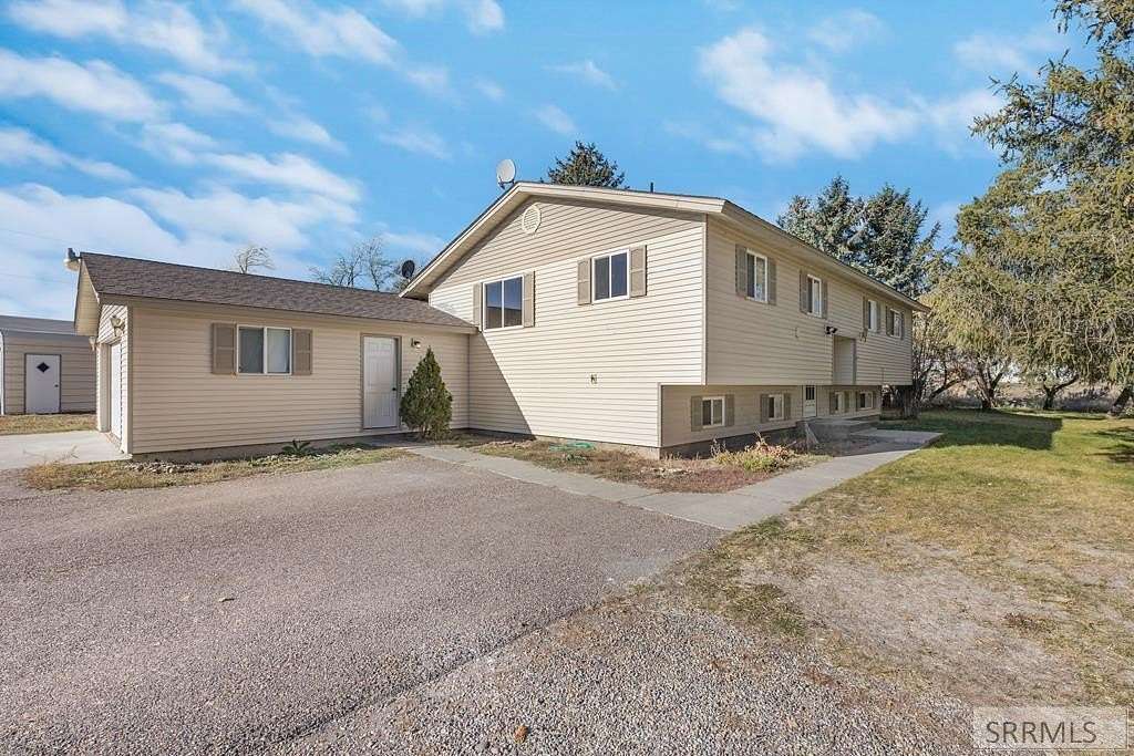 5 Acres of Residential Land with Home for Sale in Blackfoot, Idaho