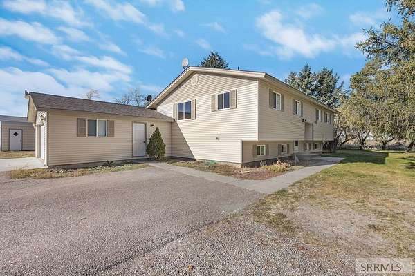 5 Acres of Residential Land with Home for Sale in Blackfoot, Idaho