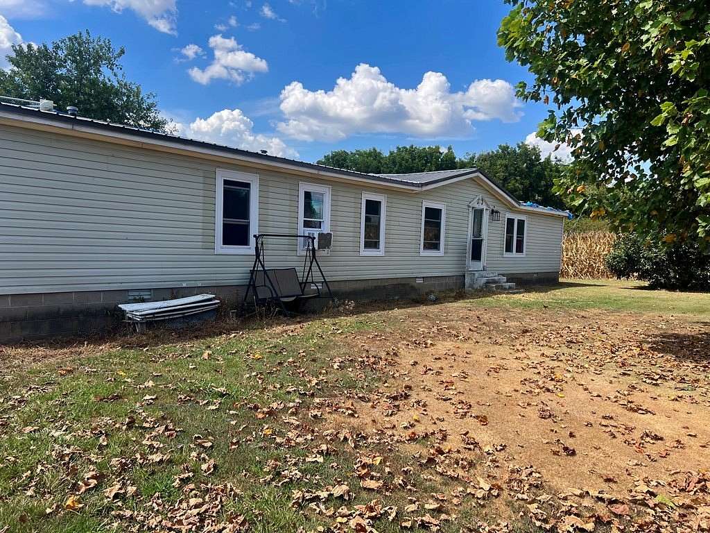 1 Acre of Residential Land for Sale in Martin, Tennessee