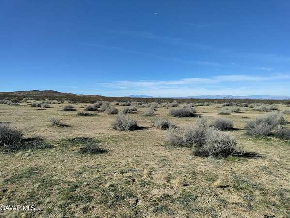 5.13 Acres of Land for Sale in Hi Vista, California