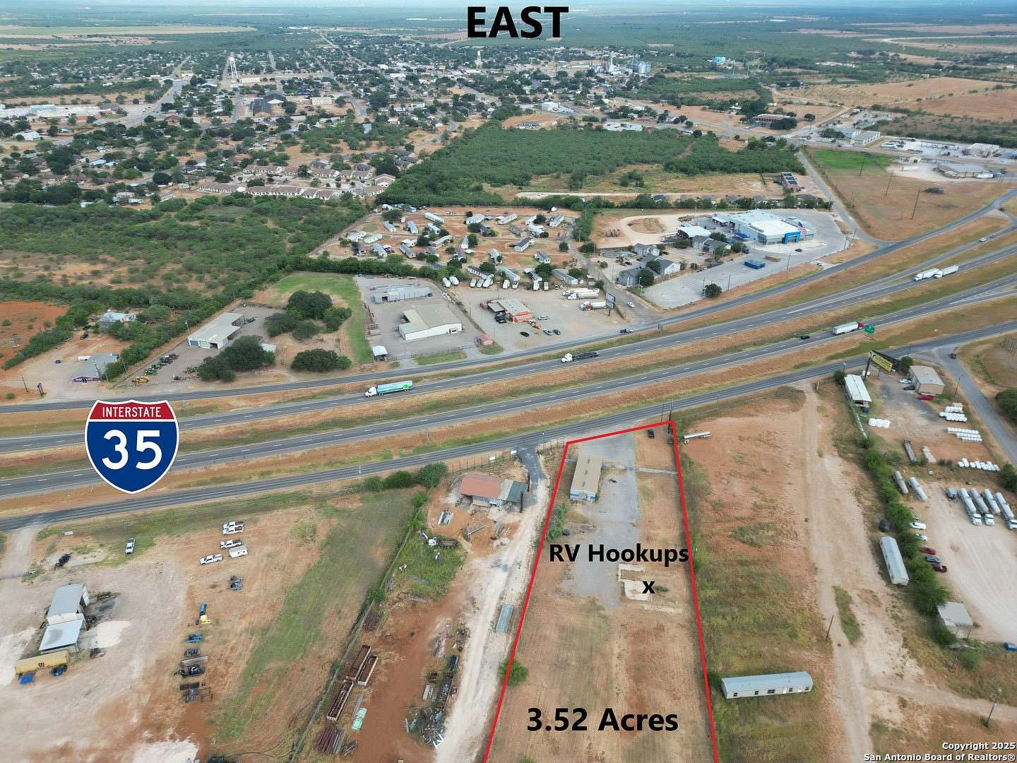 3.52 Acres of Improved Commercial Land for Sale in Dilley, Texas