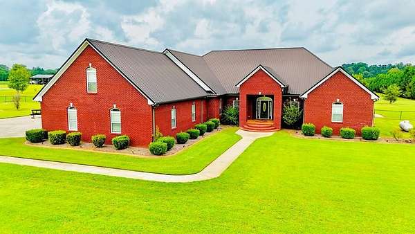 5 Acres of Residential Land with Home for Sale in Ashford, Alabama