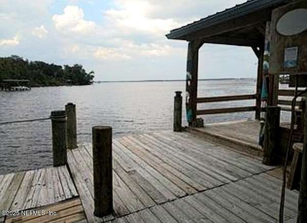 2 Acres of Residential Land with Home for Sale in Palatka, Florida