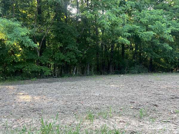 10 Acres of Residential Land for Sale in Clarksville, Tennessee