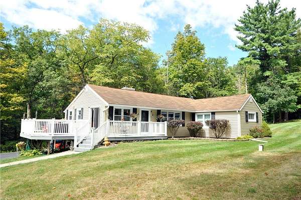 2.4 Acres of Residential Land with Home for Sale in Southport, New York